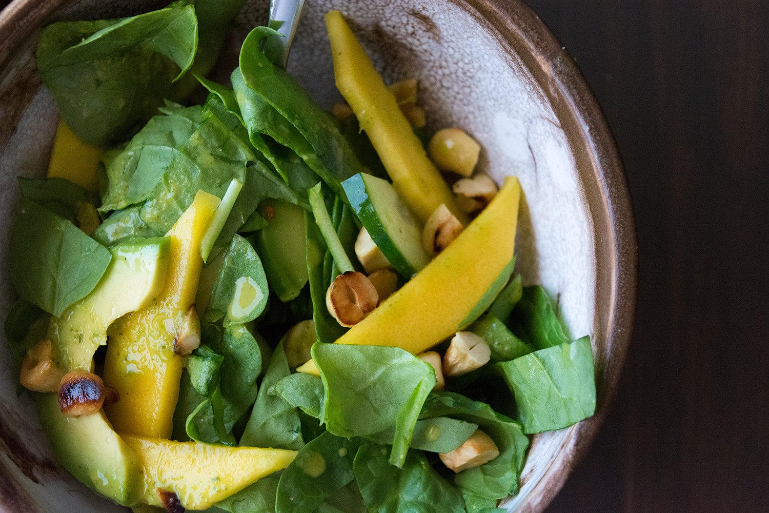 Spinach Salad with Mango &amp; Avocado - A Teaspoon of Sunshine