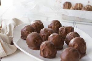 sweet chickpea & chestnut protein balls